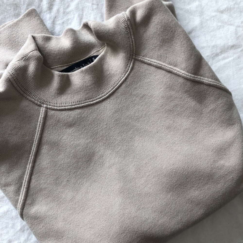 Cream sweatshirt